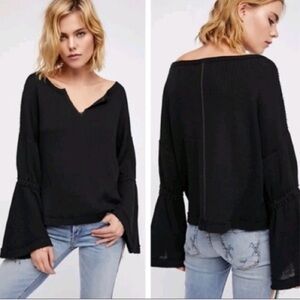 Free People Dahlia Oversized Bell Sleeve Top. Black size L. Oversized.